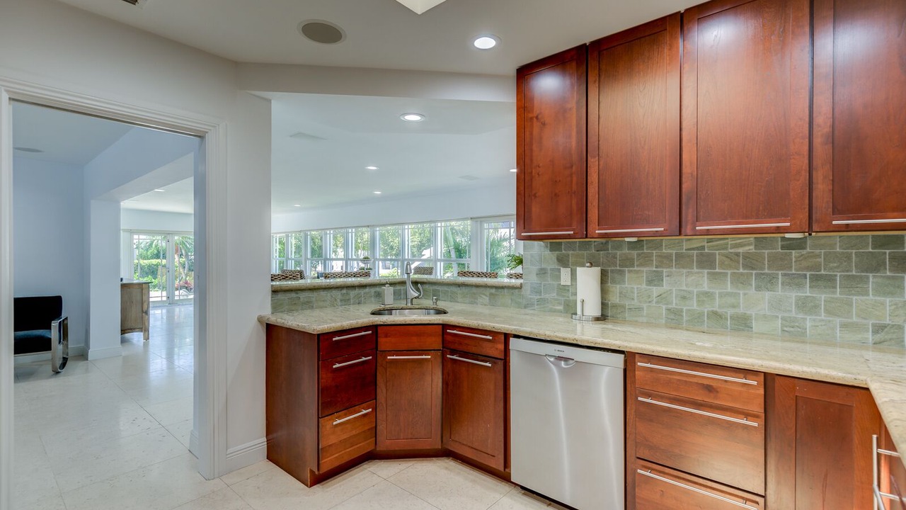 Photo of Kitchen in Bermuda Riviera