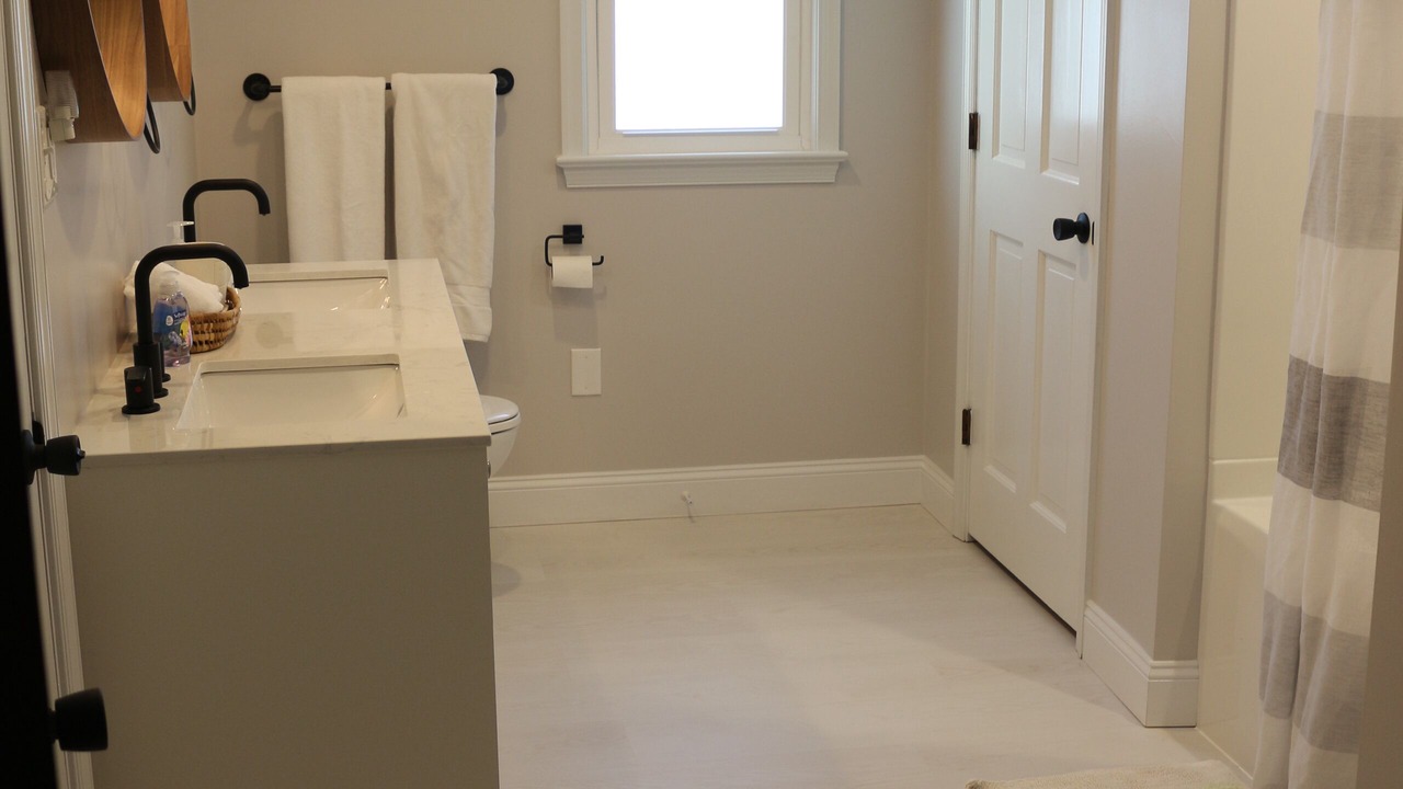 Photo of Bathroom in Colonial Beach