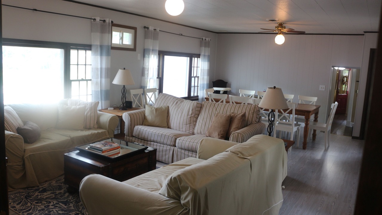 Photo of Livingroom in Colonial Beach