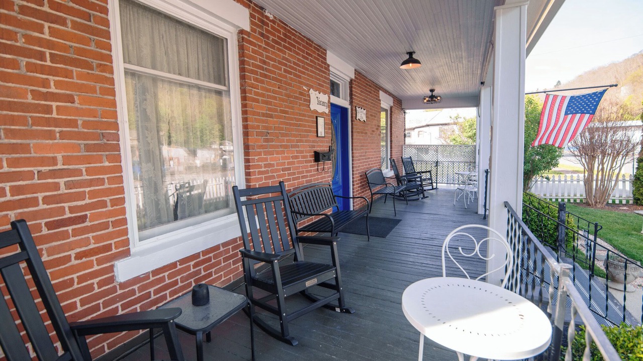 Photo of Patio Balcony in Marlinton