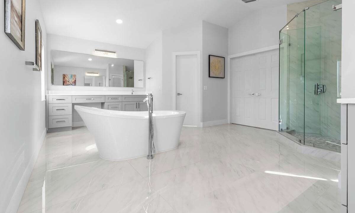 Photo of Bathroom in Sunrise