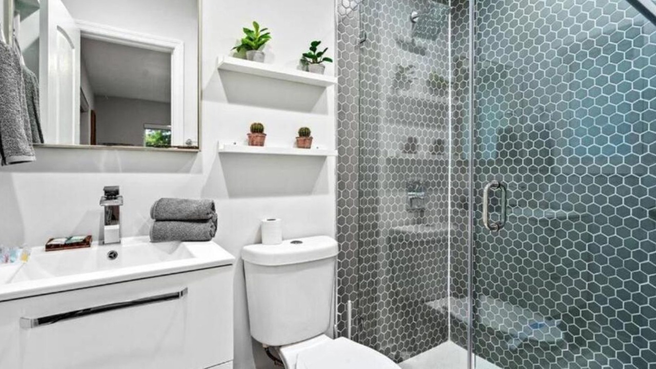 Photo of Bathroom in Golden Glades