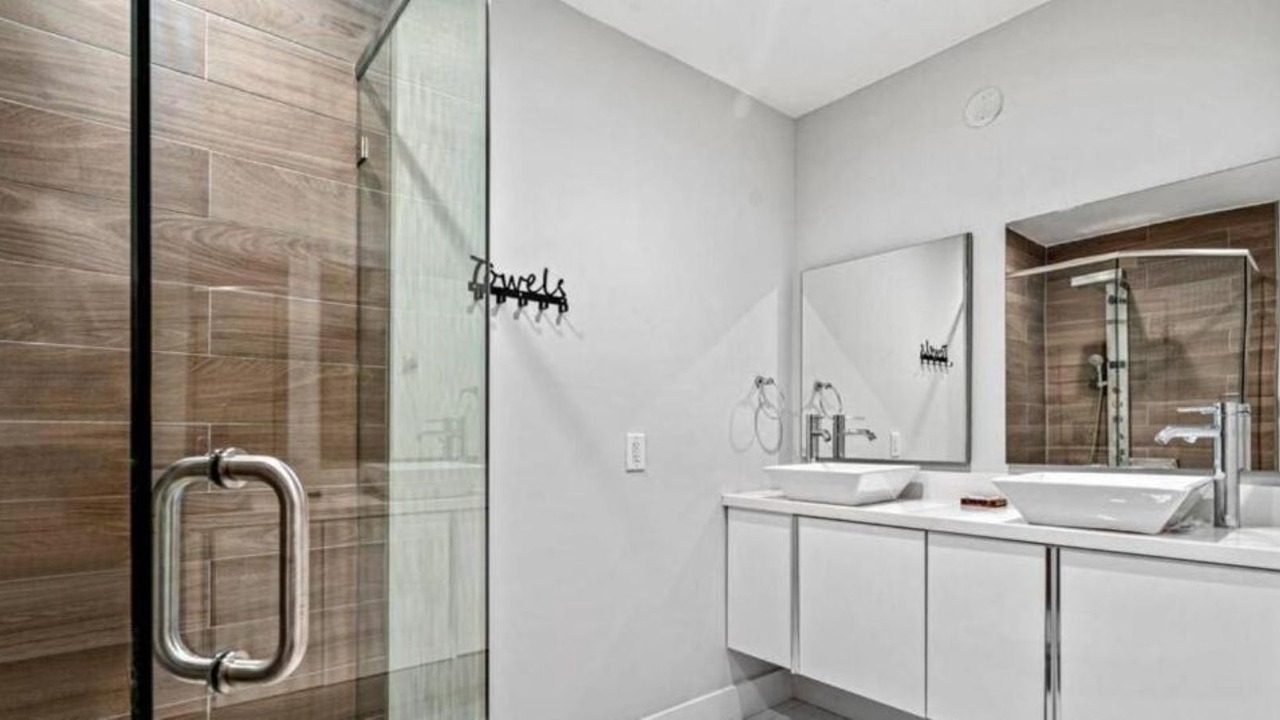 Photo of Bathroom in Golden Glades