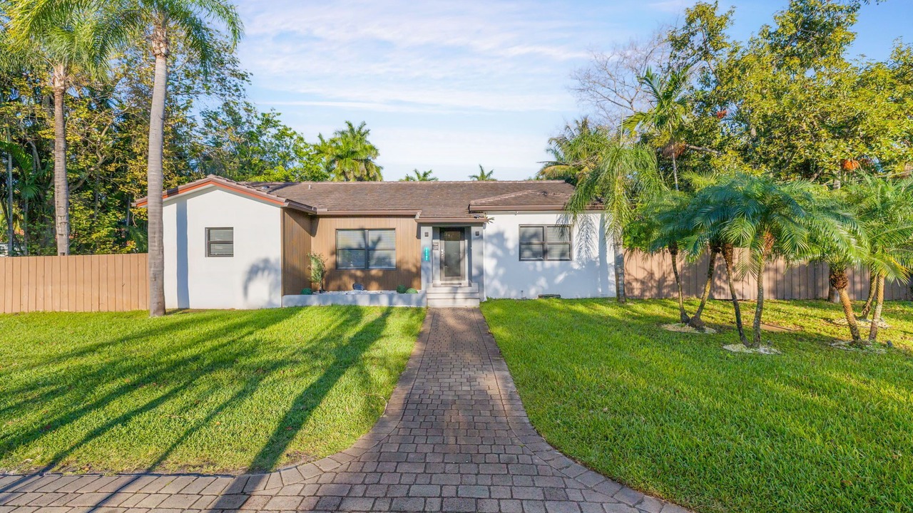 Photo of Outdoor in Golden Glades