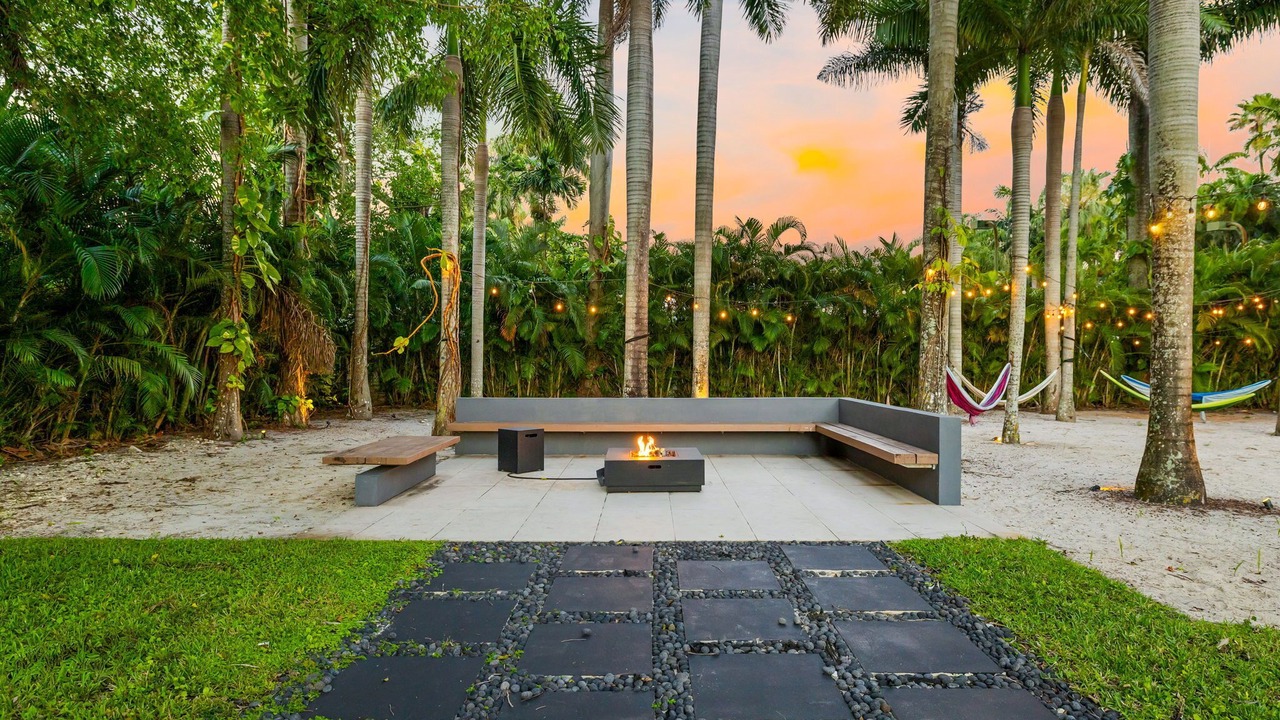 Photo of Outdoor in Golden Glades