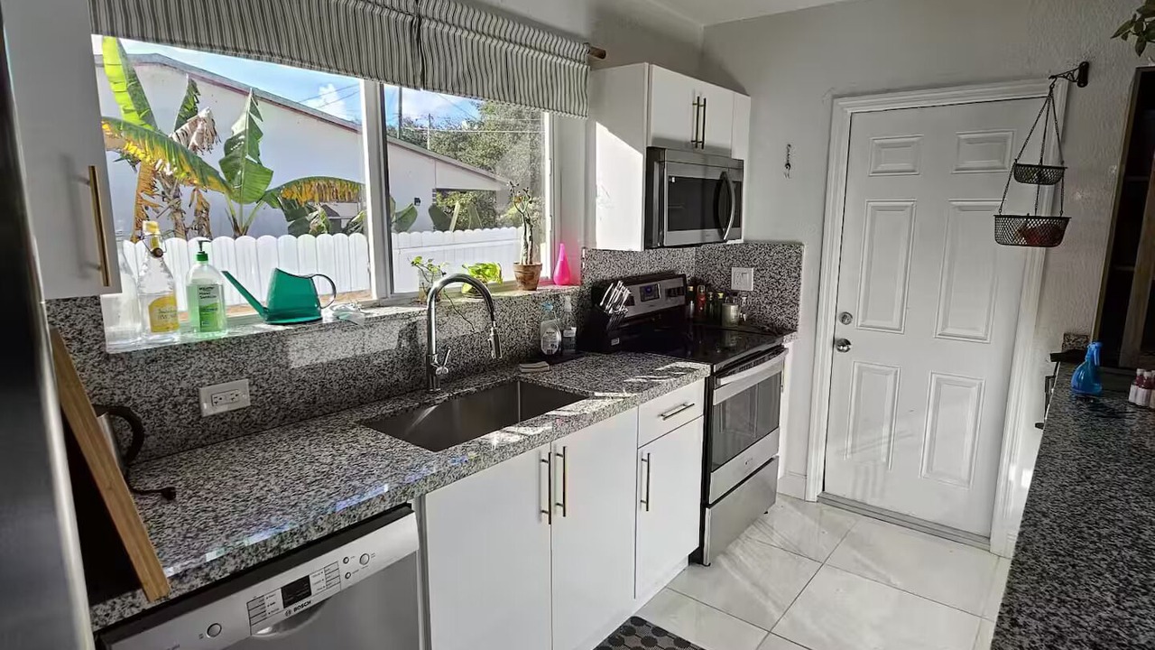 Photo of Kitchen in Golden Glades