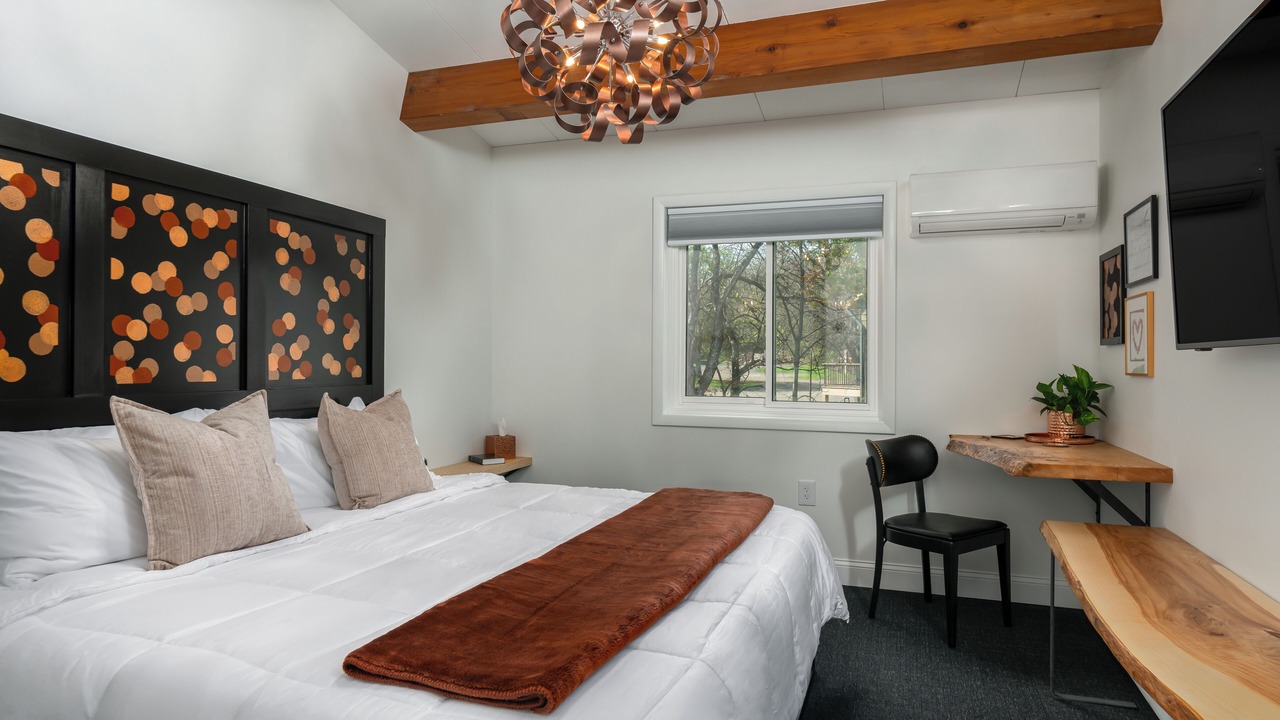 Photo of Bedroom in Ellicottville