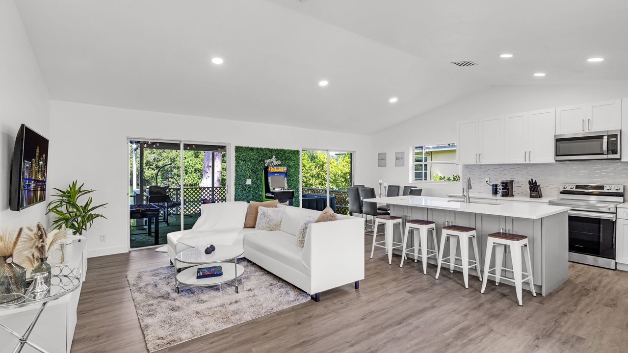 Photo of Livingroom in Pembroke Park