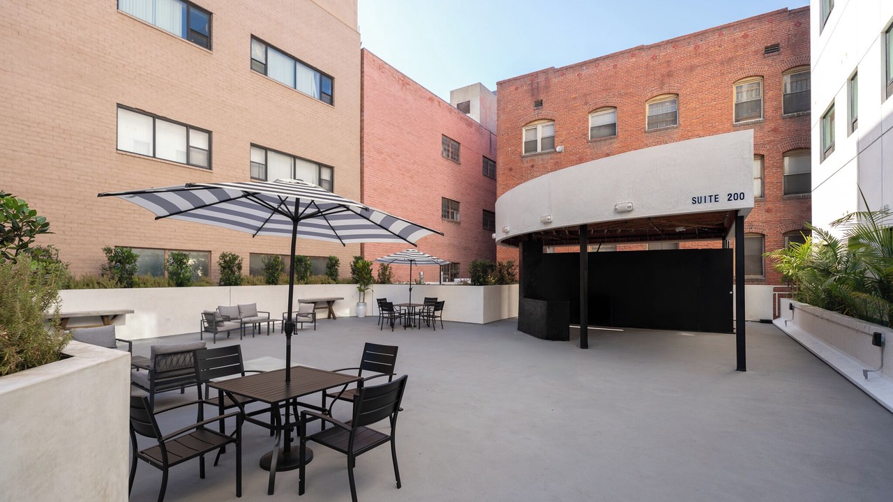 Photo of Patio Balcony in Wilshire Center