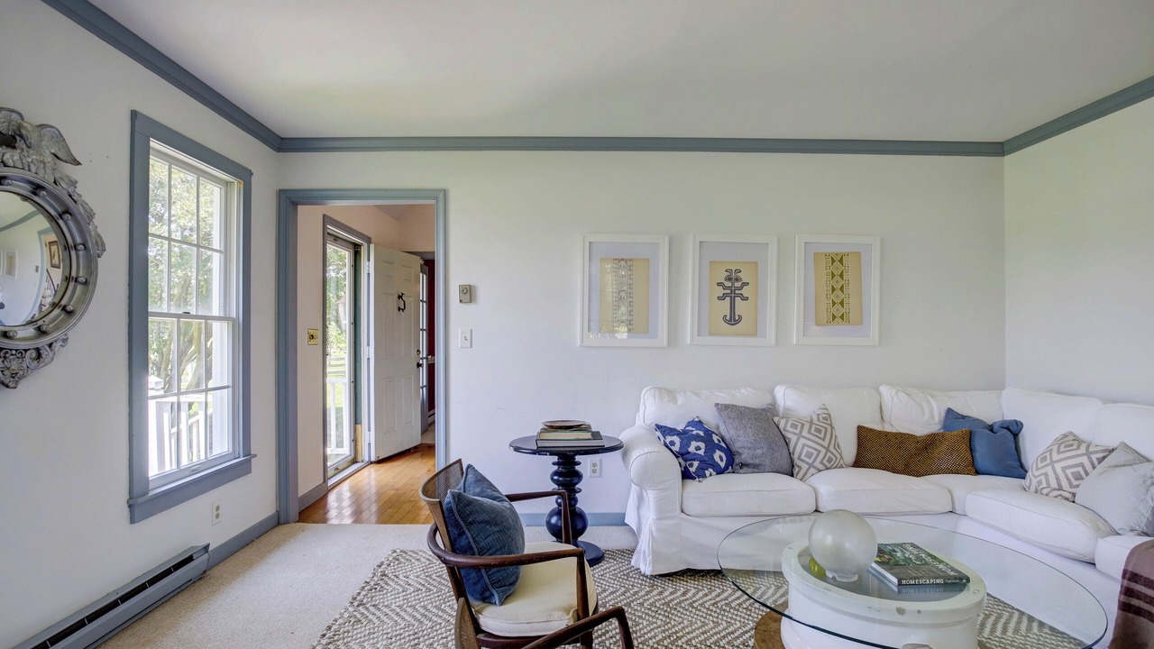 Photo of Livingroom in Greenbush
