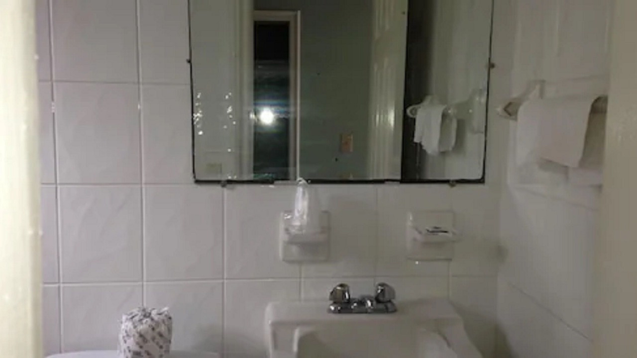 Photo of Bathroom in Hialeah
