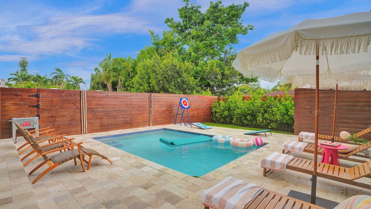 Photo of Outdoor in Middle River Terrace