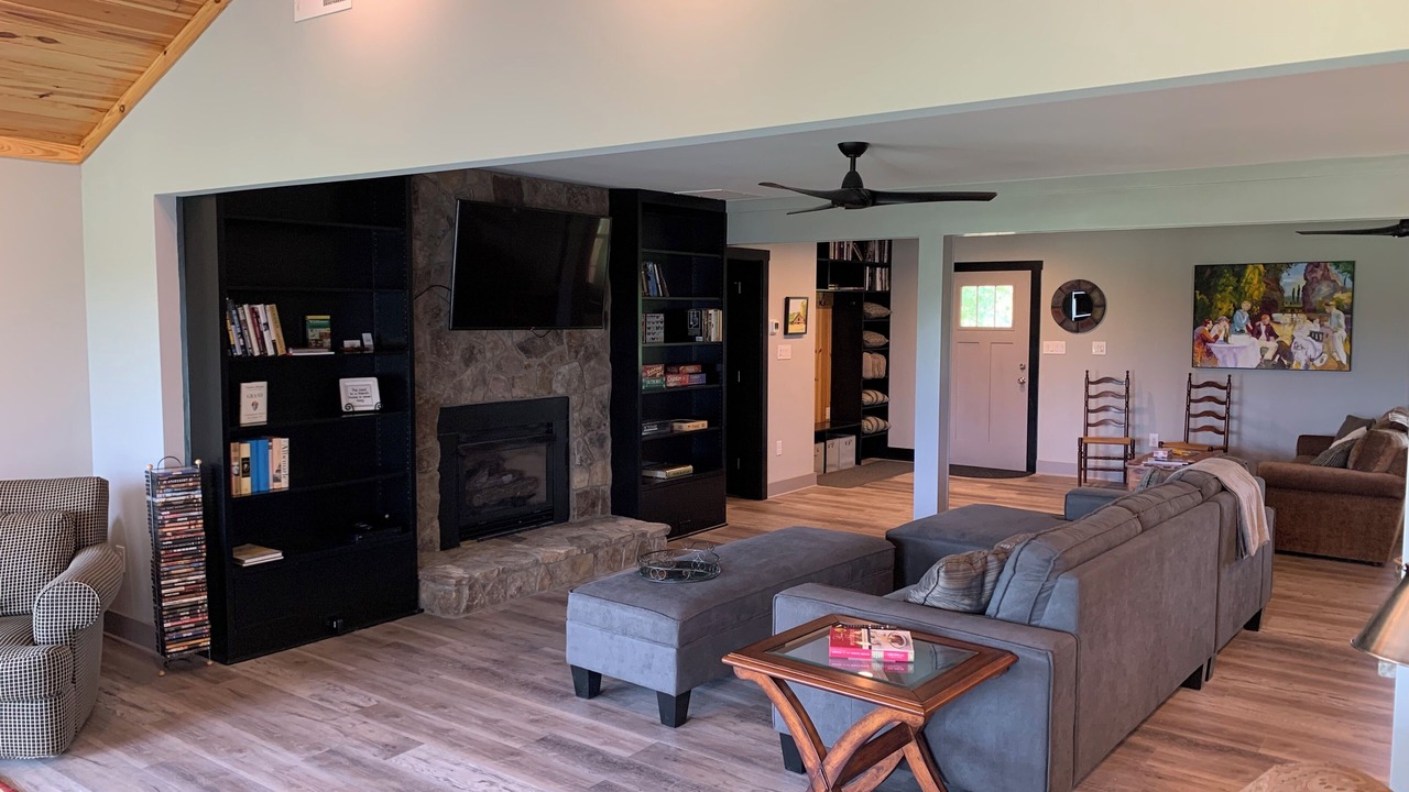 Photo of Livingroom in Louisa
