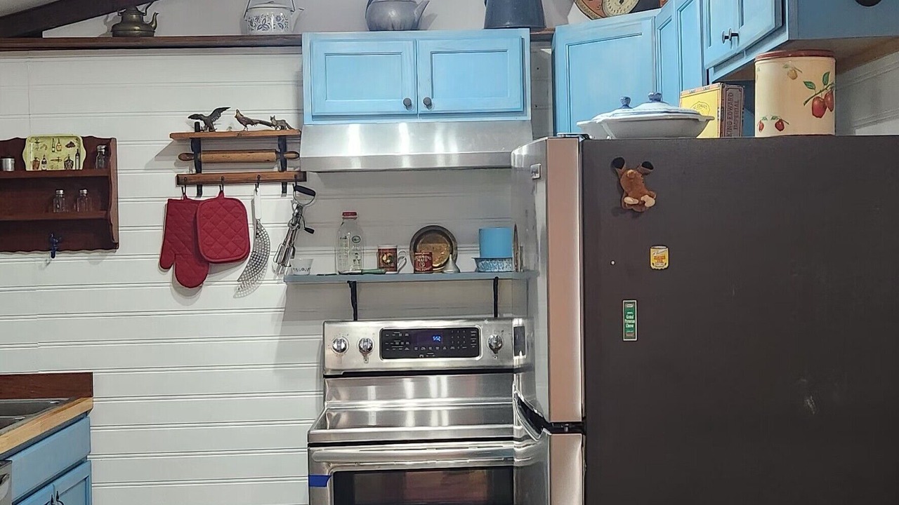 Photo of Others in Hood