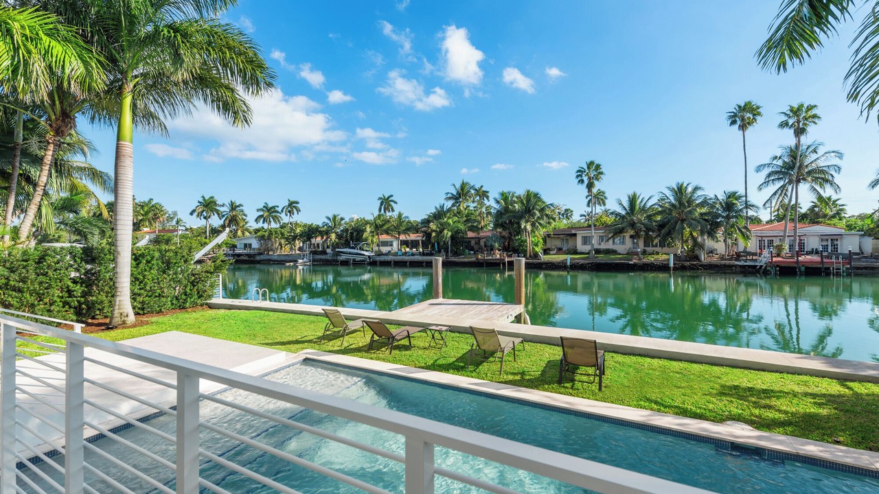 Photo of Outdoor in North Bay Village