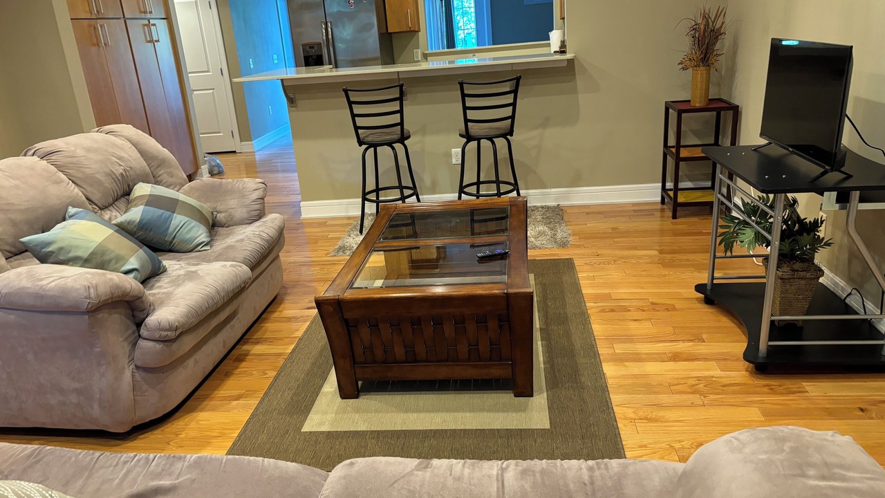 Photo of Livingroom in State College
