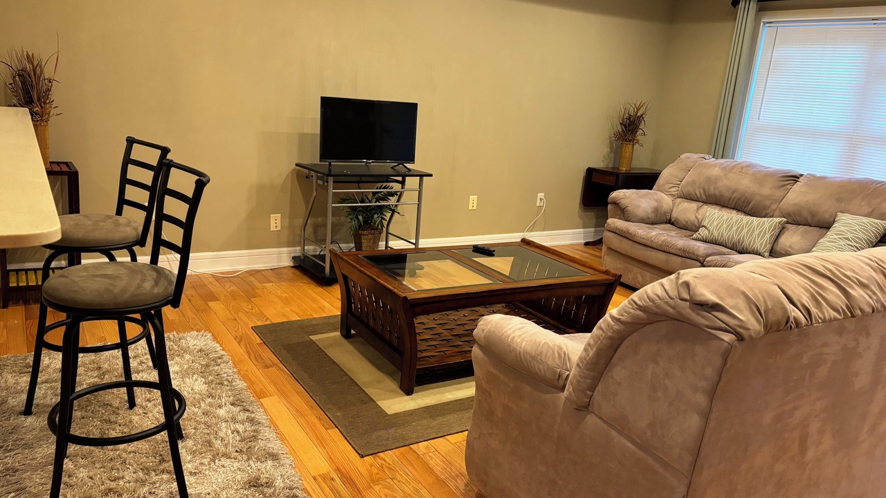 Photo of Livingroom in State College