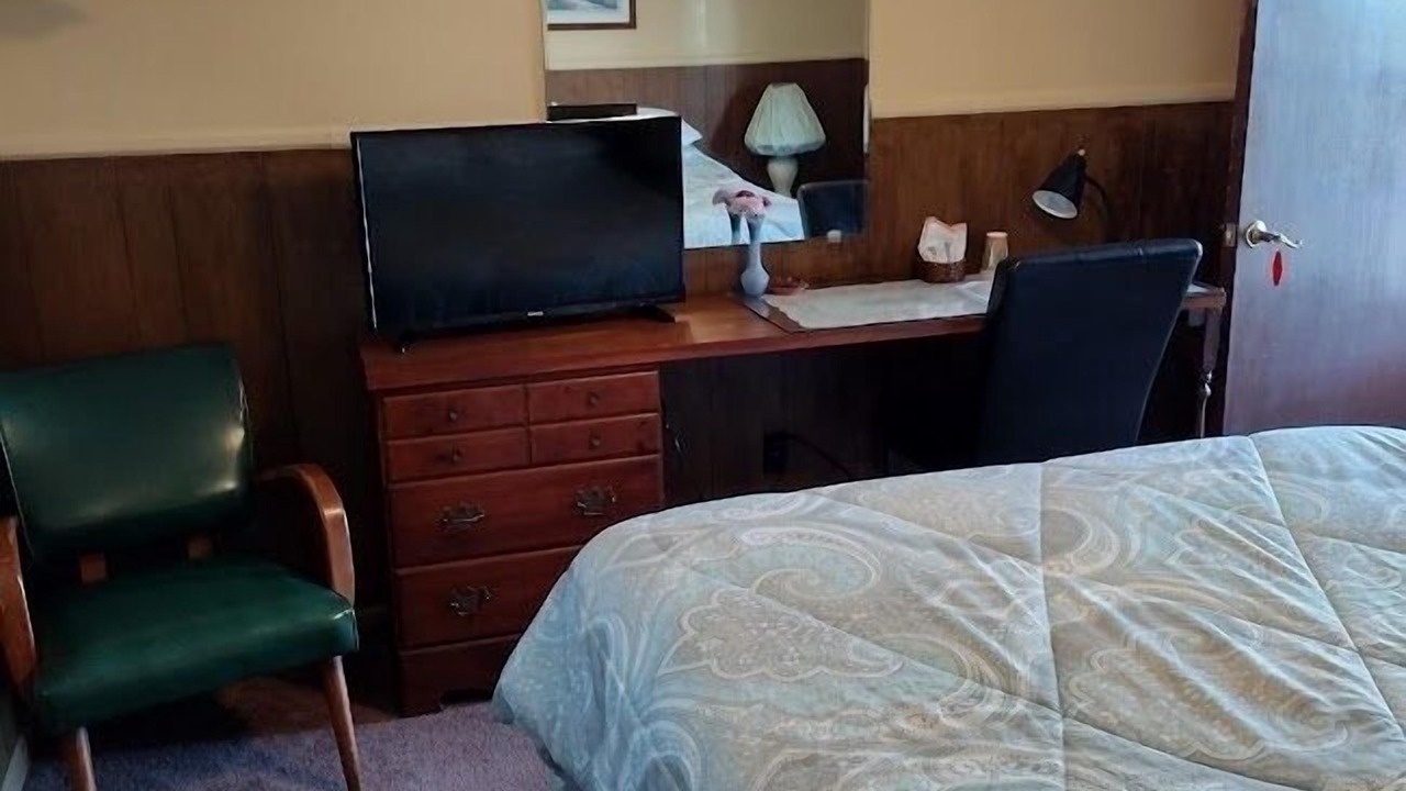 Photo of Bedroom in West Winfield