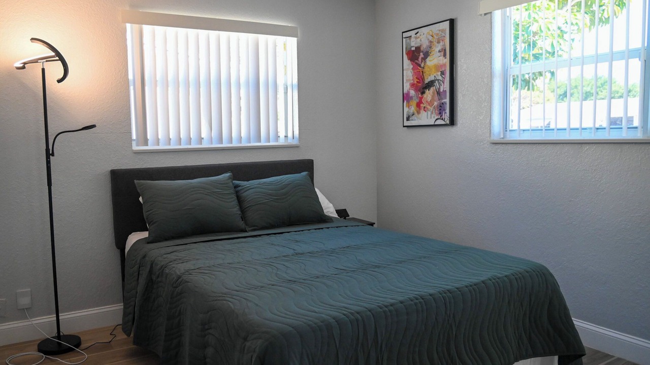 Photo of Others in Hollywood