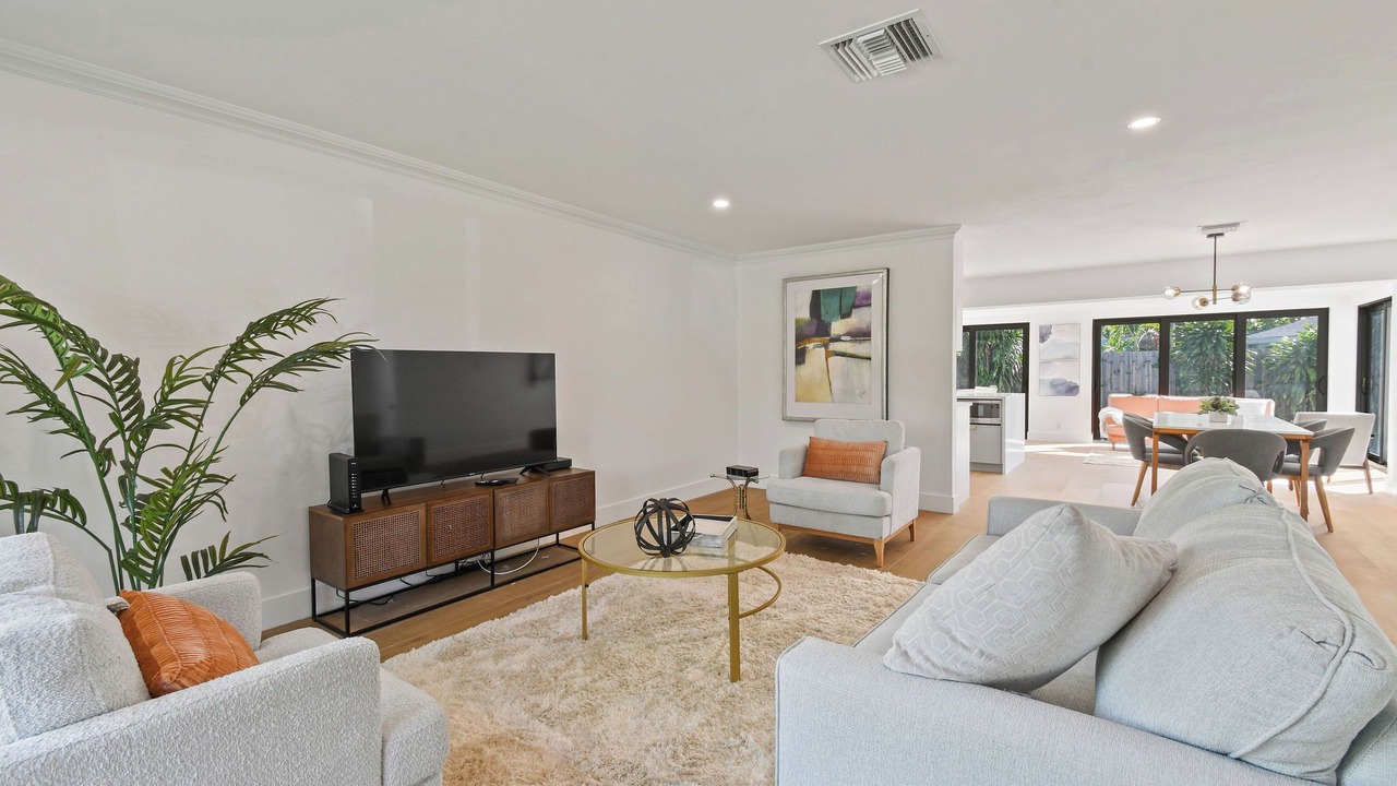 Photo of Livingroom in Lake Ida Shores