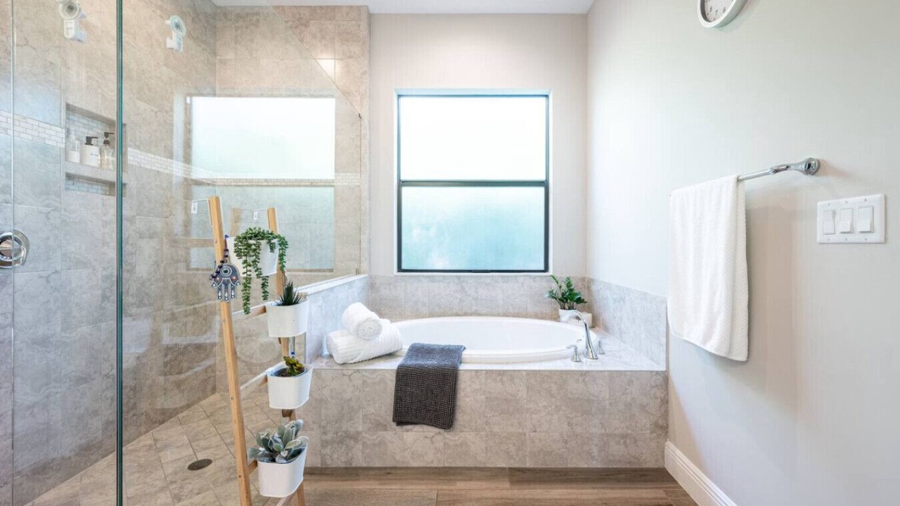 Photo of Bathroom in Parkland