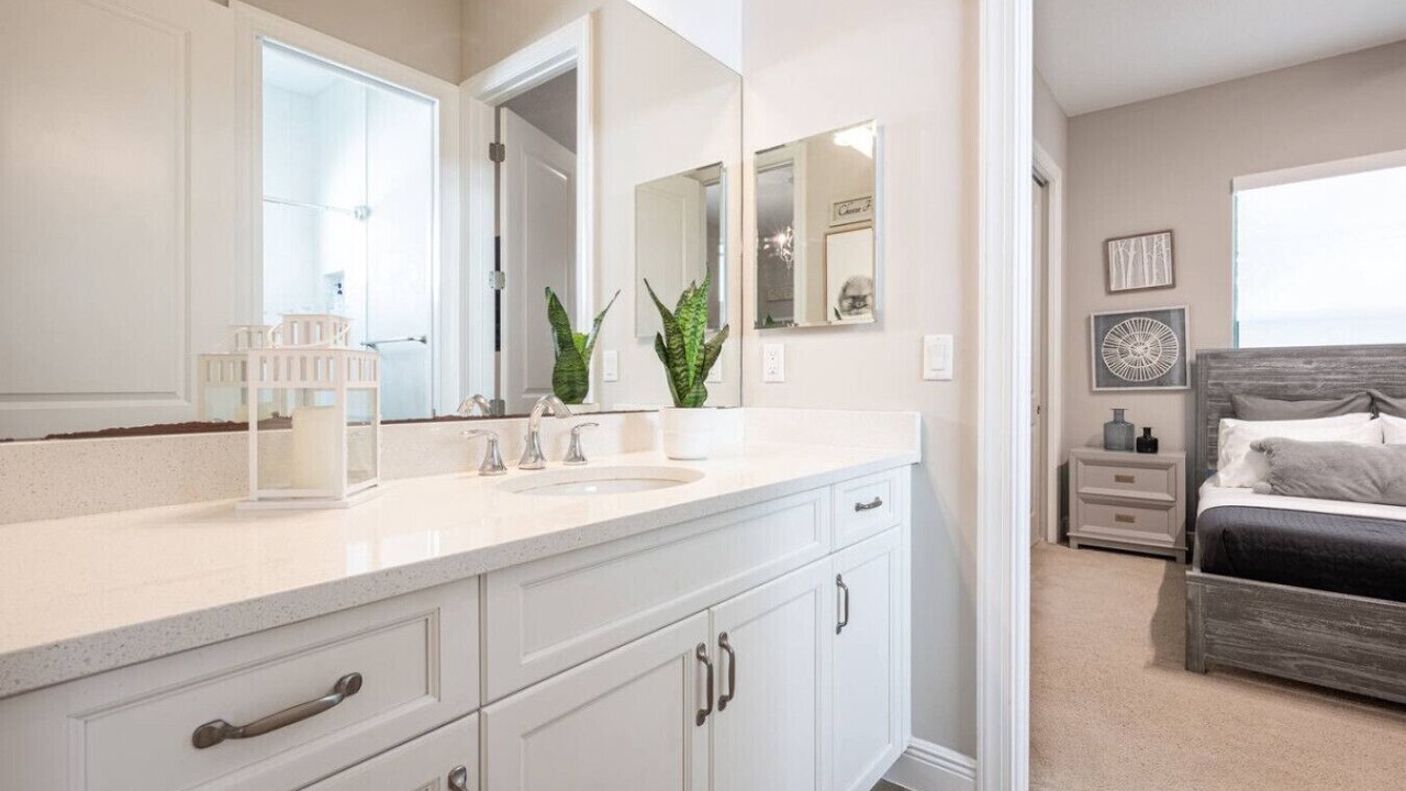 Photo of Bathroom in Parkland