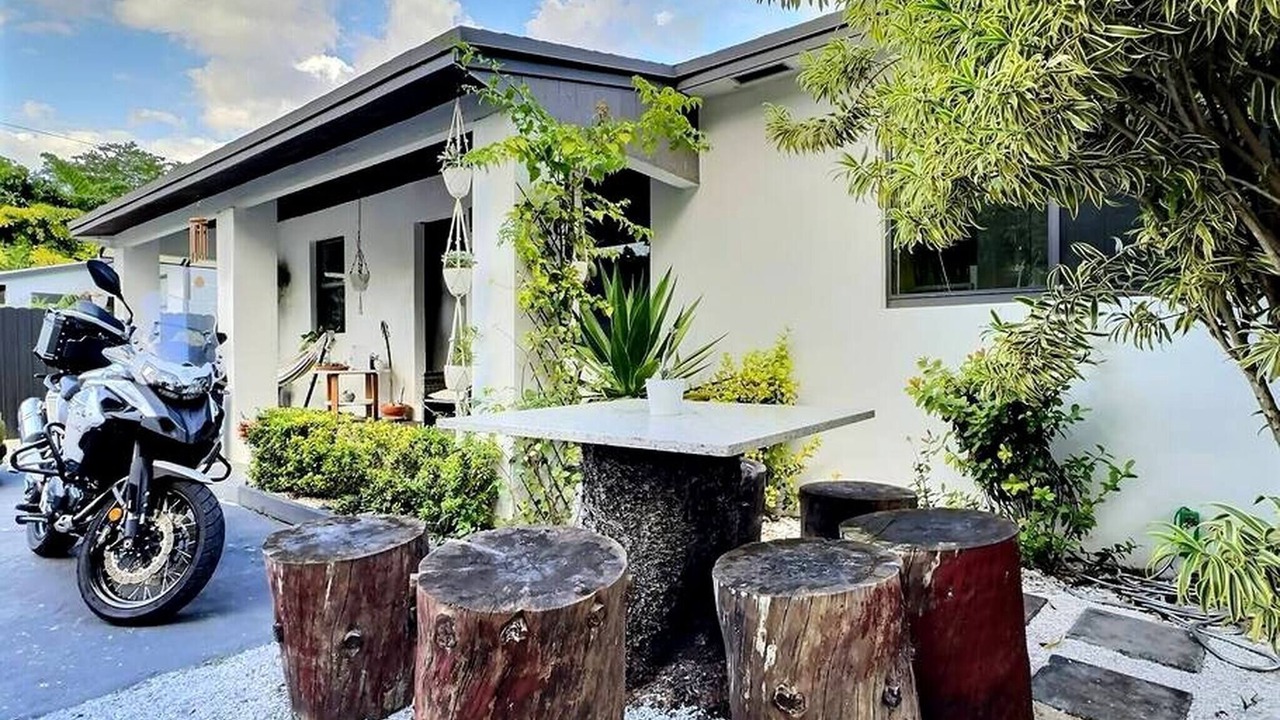 Photo of Patio Balcony in West Little River