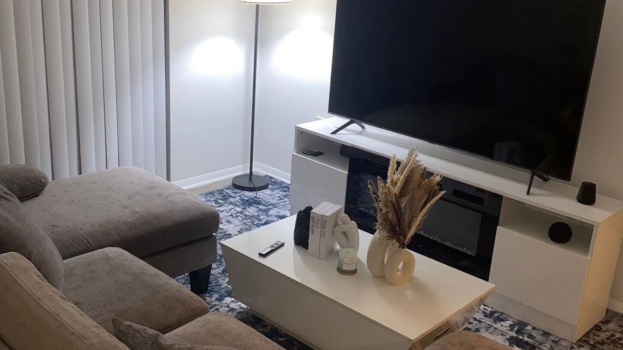 Photo of Livingroom in North Lauderdale