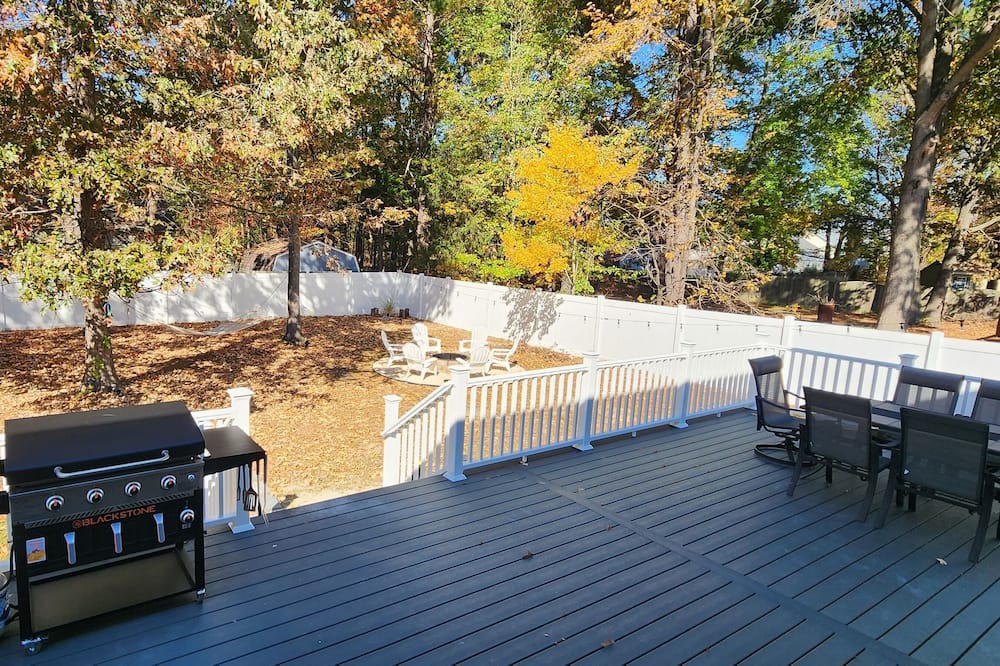 Photo of Outdoor in Issue