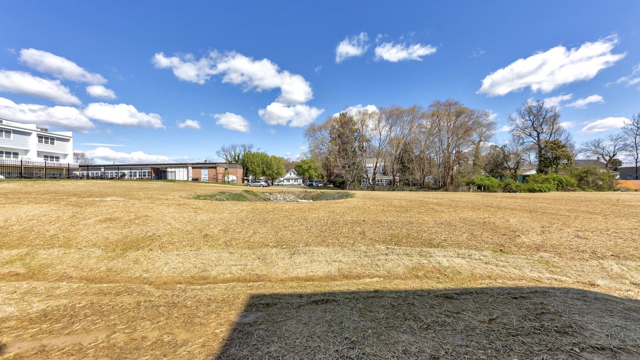 Photo of Outdoor in Issue
