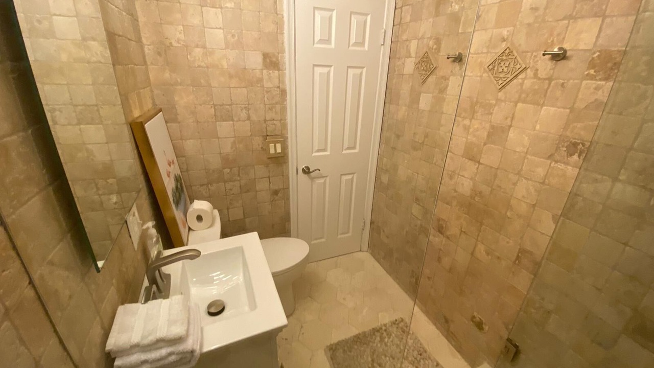 Photo of Bathroom in Biscayne Park