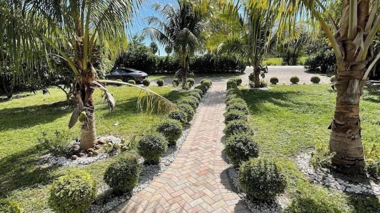 Photo of Outdoor in Biscayne Park