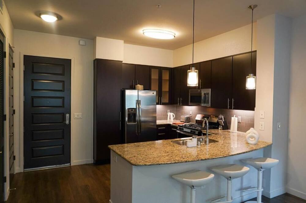 Photo of Kitchen in Warner Center