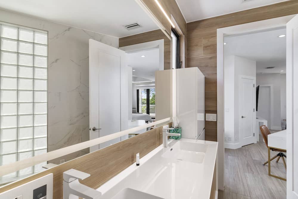 Photo of Bathroom in Downtown Fort Lauderdale