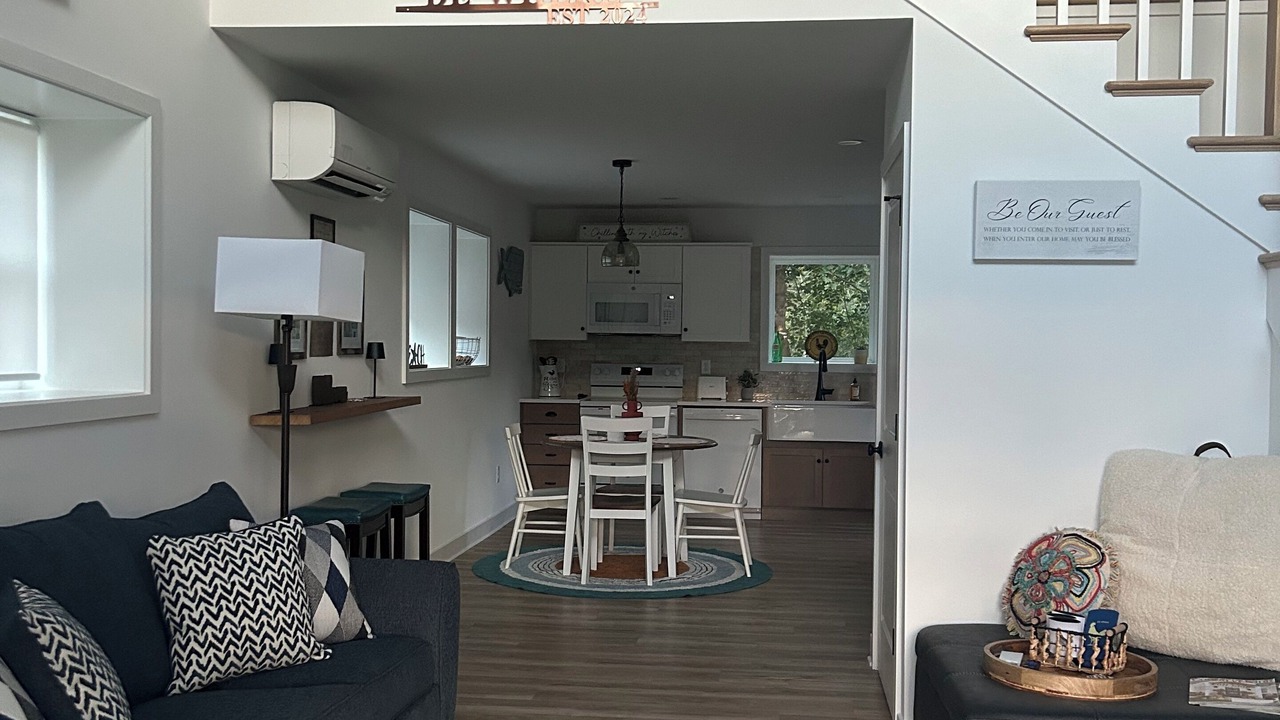 Photo of Livingroom in Milton