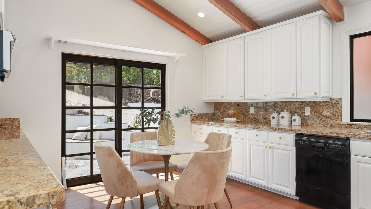 Photo of Kitchen in Woodland Hills