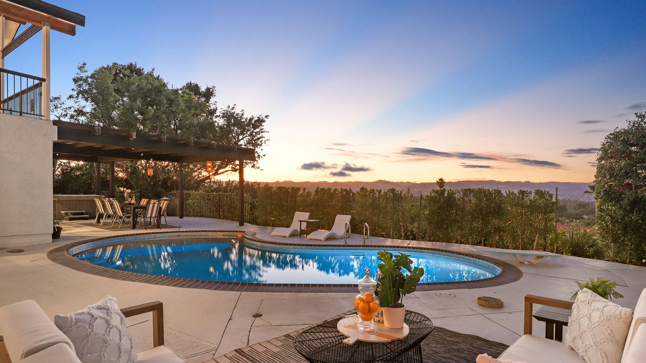 Photo of Outdoor in Woodland Hills