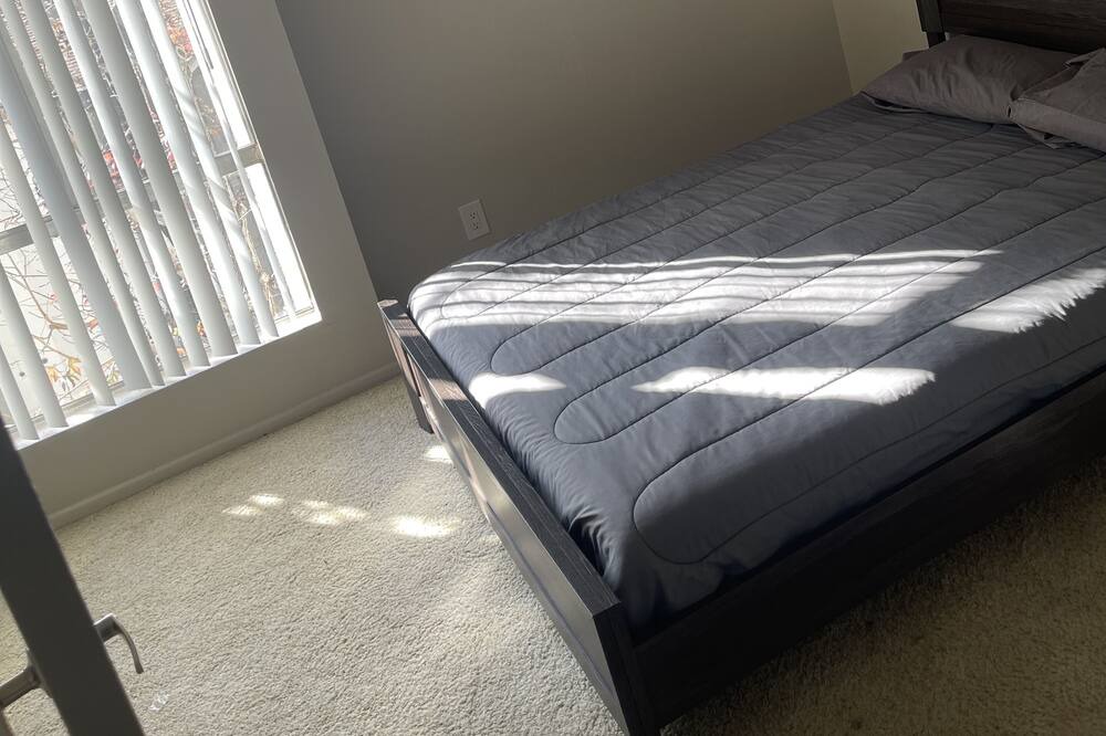 Photo of Bedroom in Warner Center