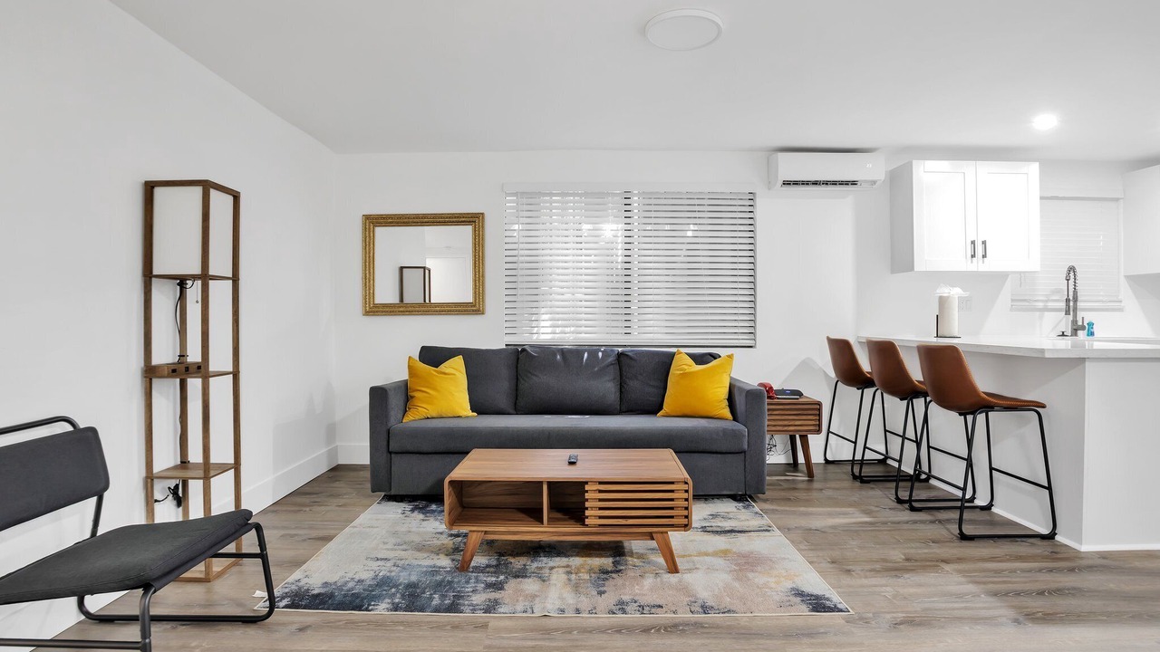Photo of Livingroom in Sailboat Bend
