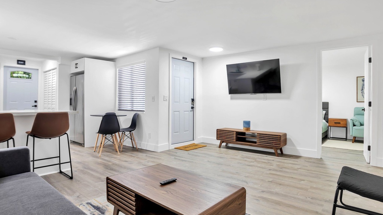 Photo of Livingroom in Sailboat Bend