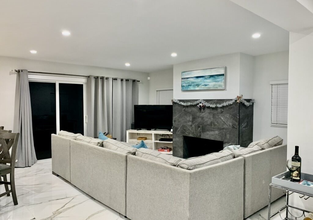 Photo of Livingroom in South Middle River
