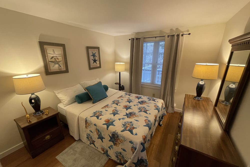 Photo of Bedroom in Northwest Harwich