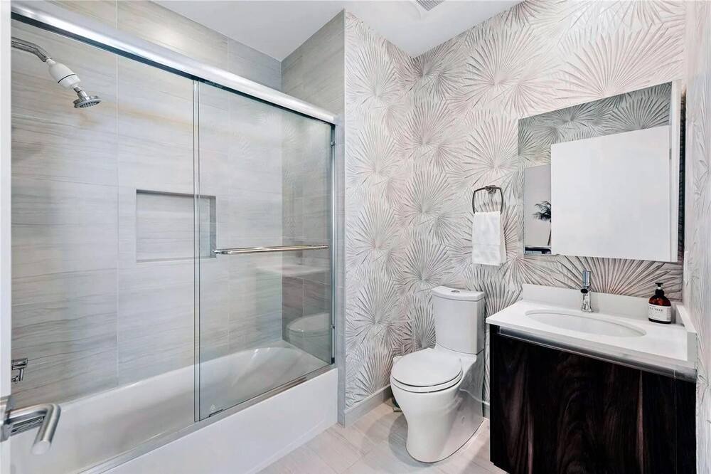 Photo of Bathroom in Central Fort Lauderdale