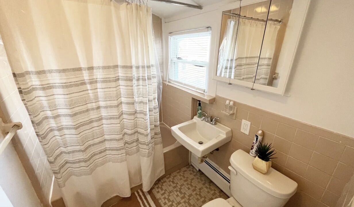 Photo of Bathroom in Weehawken