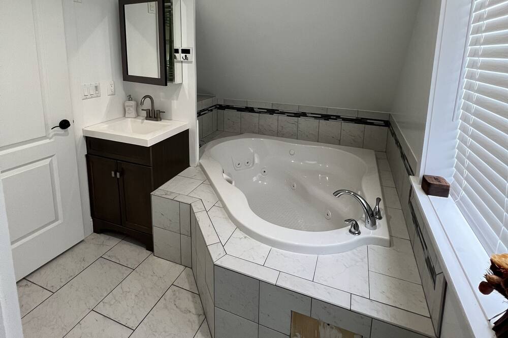 Photo of Bathroom in Wallkill