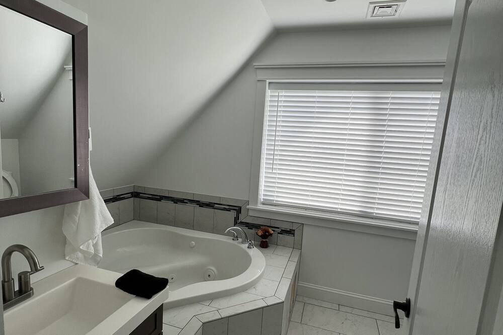 Photo of Bathroom in Wallkill