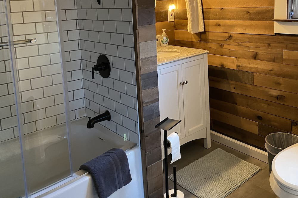 Photo of Bathroom in Lakewood