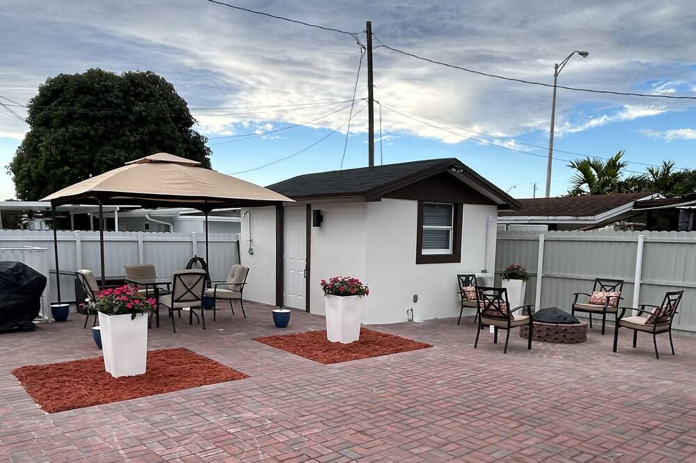 Photo of Outdoor in Hialeah