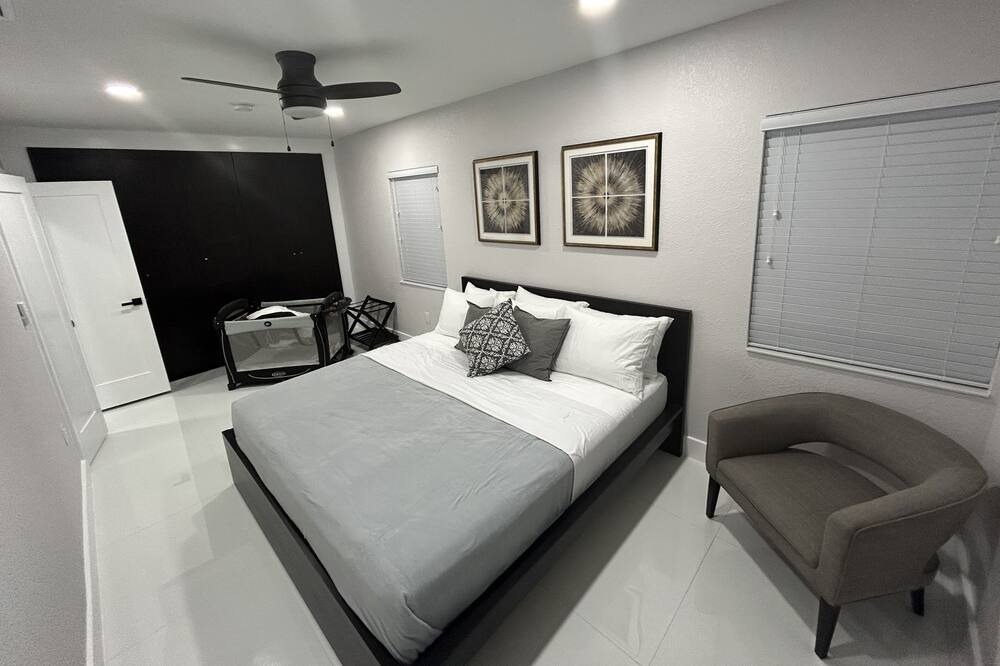 Photo of Bedroom in Hialeah