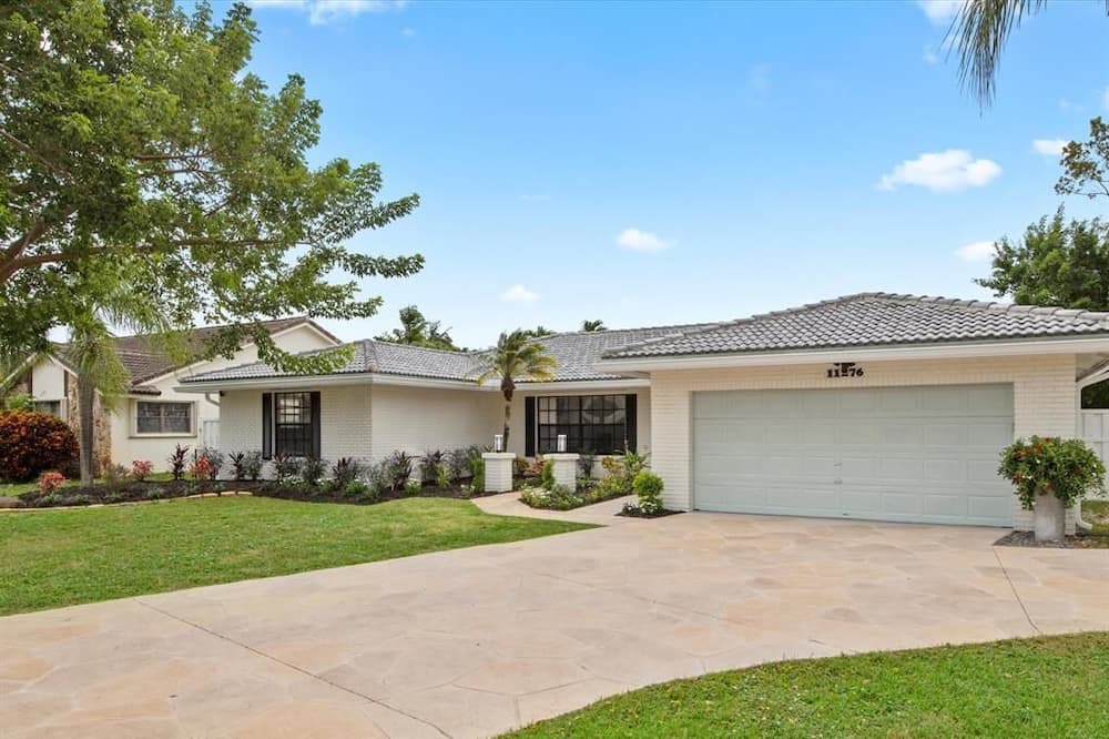 Photo of Outdoor in Cypress Glen